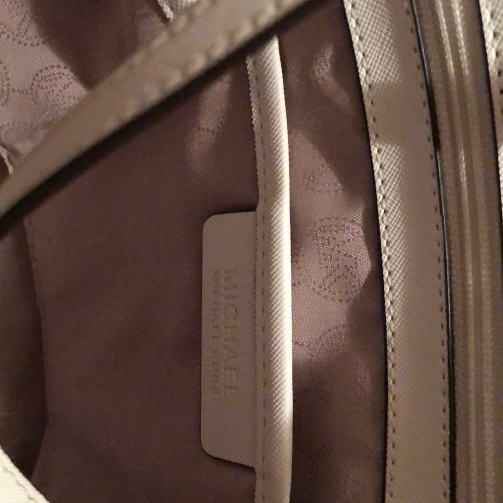 Mk Jet Set Large Tote - image 5